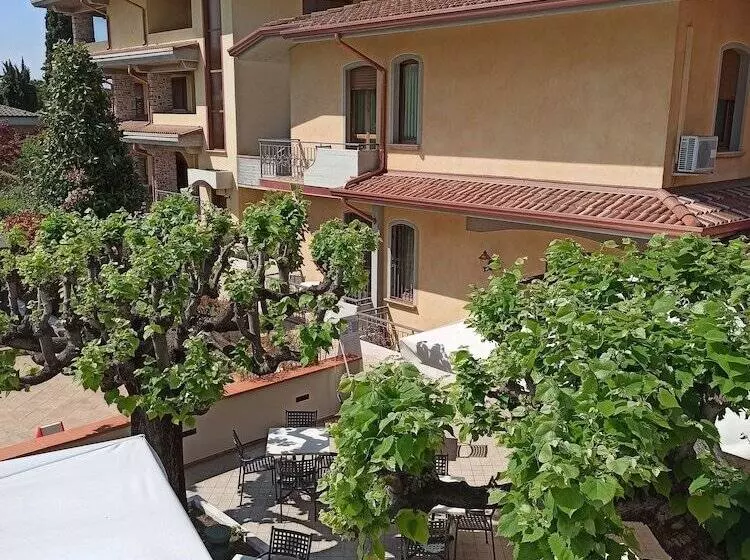 هتل Gardenia Sirmione