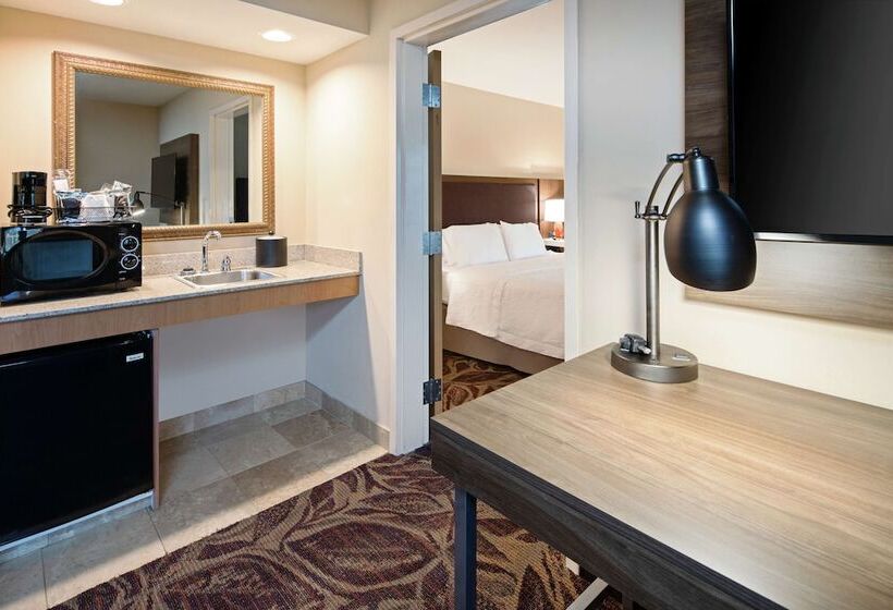 בית מלון כפרי Hampton Inn & Suites Bremerton