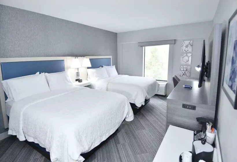 هتل Hampton Inn Auburn