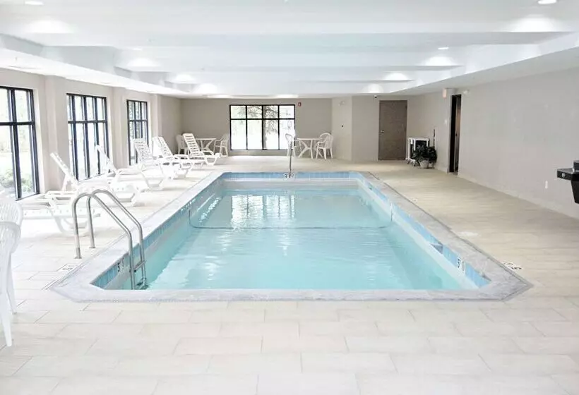 هتل Hampton Inn Auburn