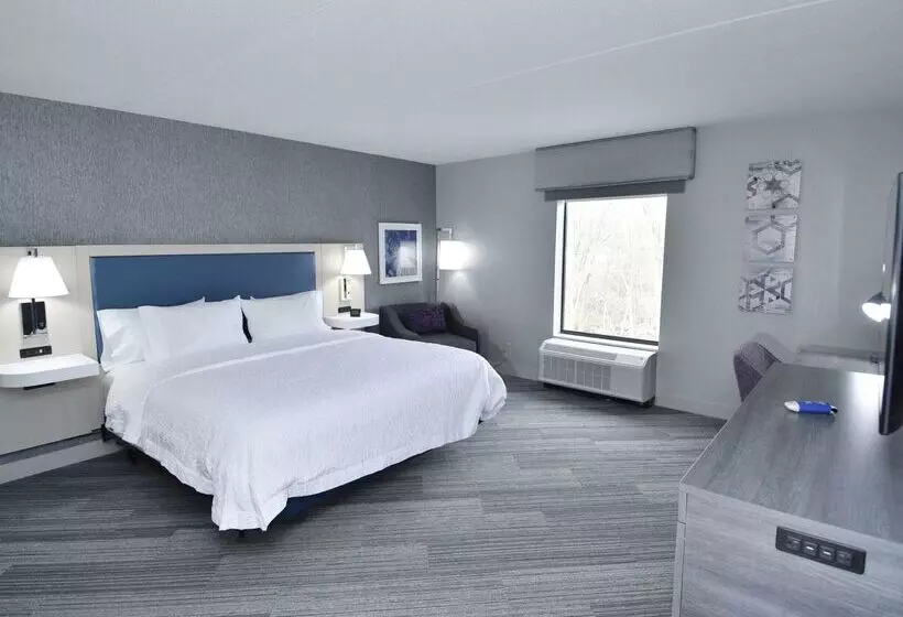 هتل Hampton Inn Auburn