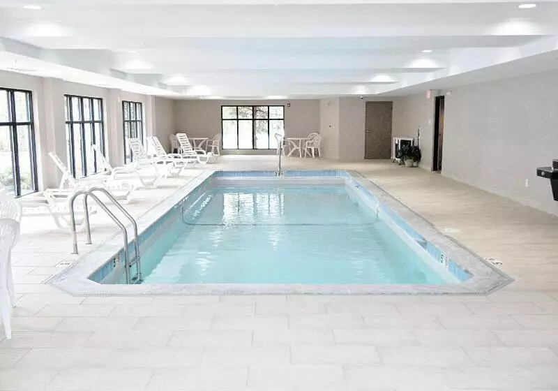 هتل Hampton Inn Auburn