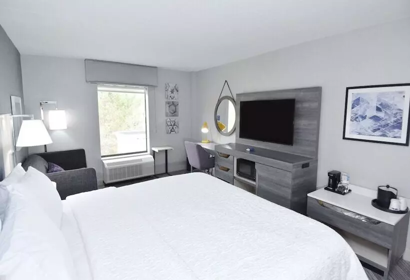 هتل Hampton Inn Auburn