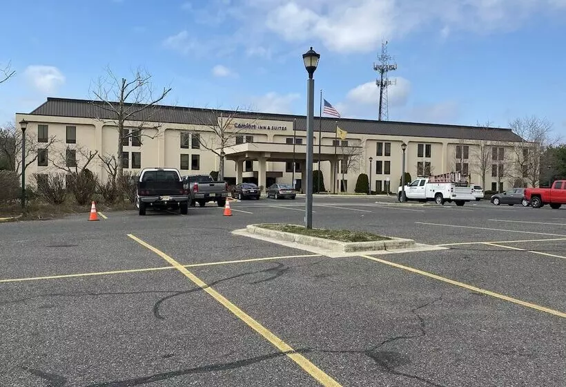 فندق Comfort Inn & Suites Mt. Holly   Westampton