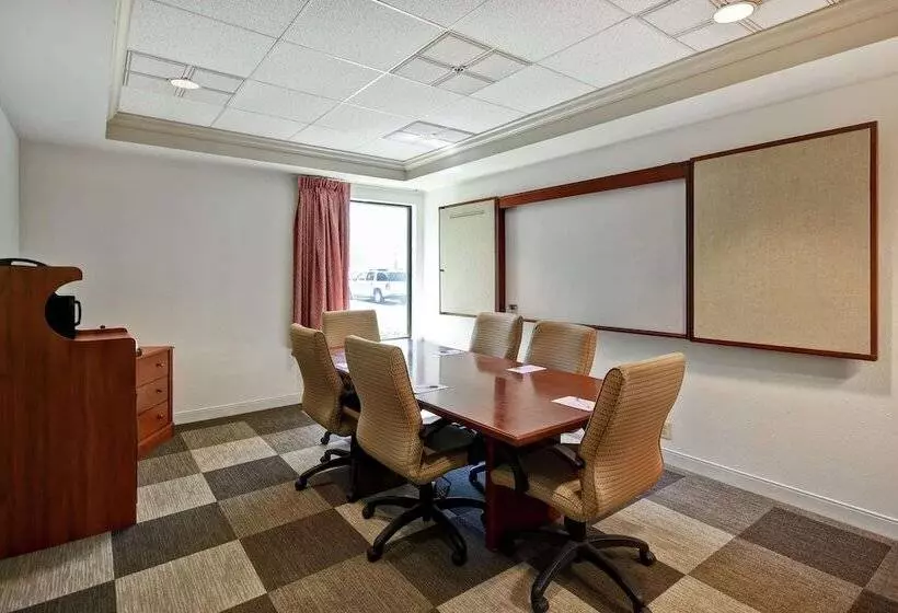 فندق Comfort Inn & Suites Mt. Holly   Westampton