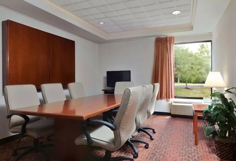 فندق Comfort Inn & Suites Mt. Holly   Westampton