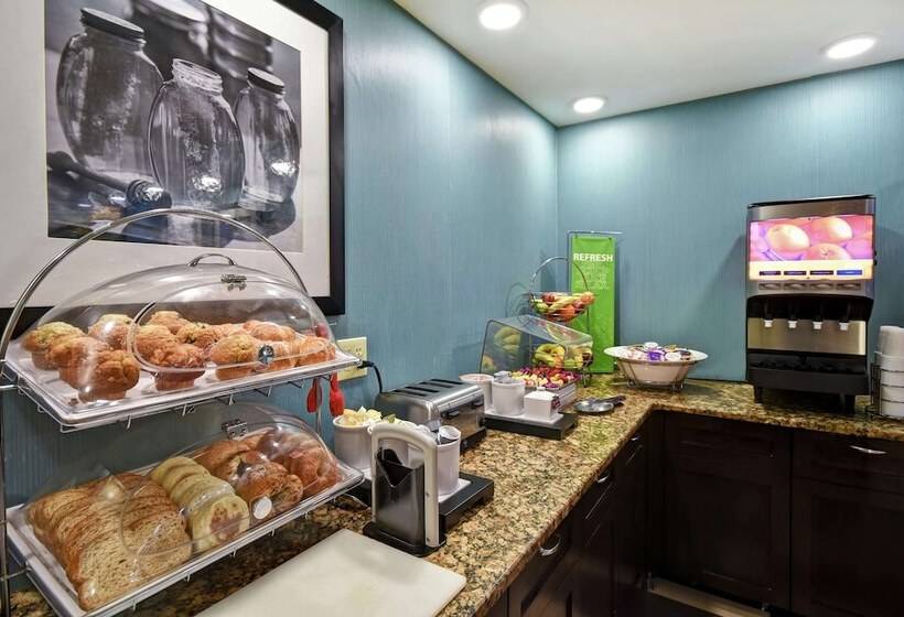 Отель Comfort Inn & Suites Mt. Holly   Westampton