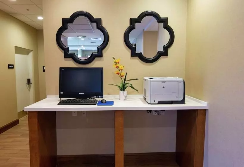 Отель Hampton Inn Christiansburg/blacksburg