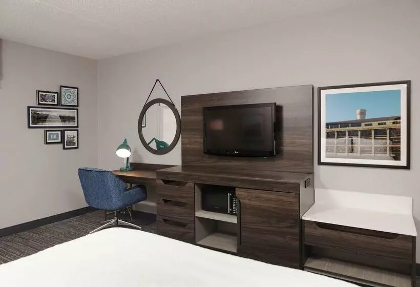 Отель Hampton Inn Easton