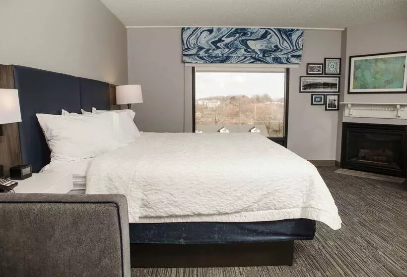 Отель Hampton Inn Easton