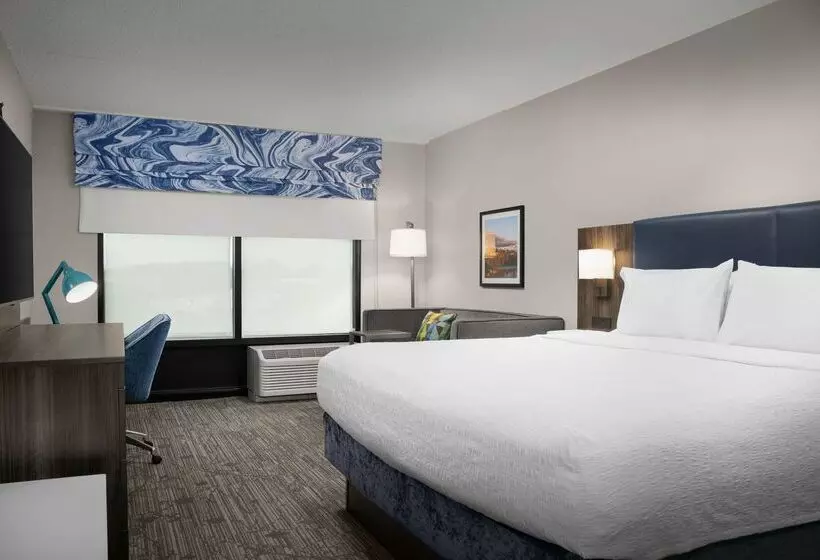 Отель Hampton Inn Easton