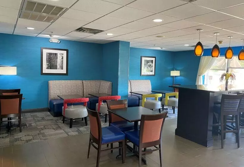 ホテル Hampton Inn Ft. Chiswell Max Meadows