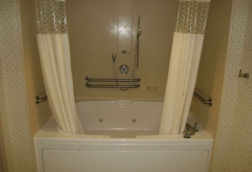 هتل Hampton Inn Marietta