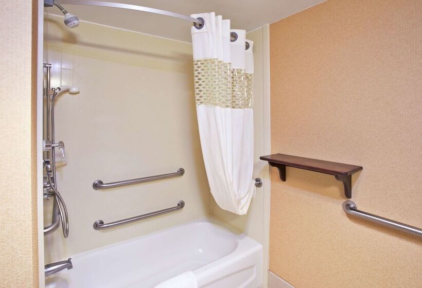 هتل Hampton Inn Marietta