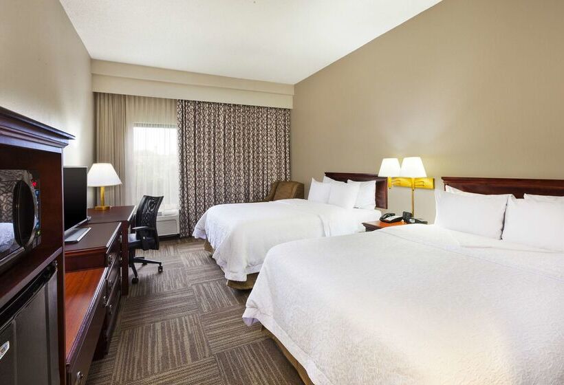 هتل Hampton Inn Marietta