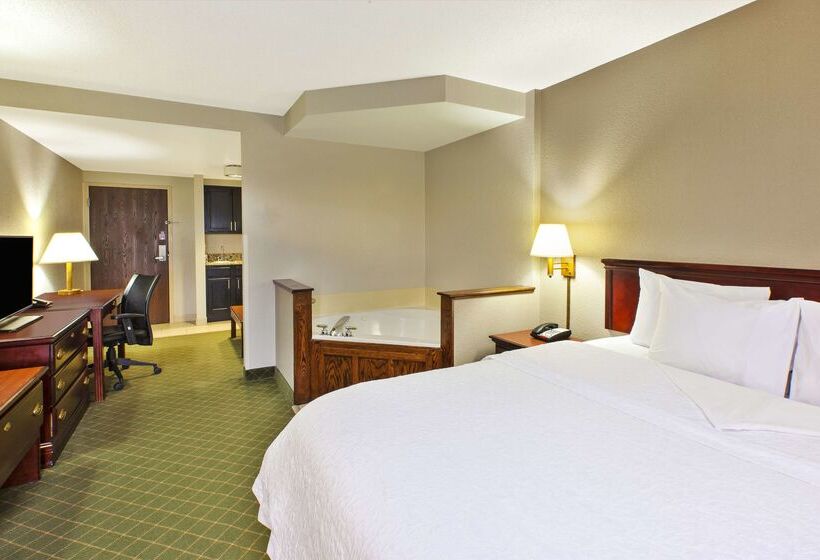 هتل Hampton Inn Marietta