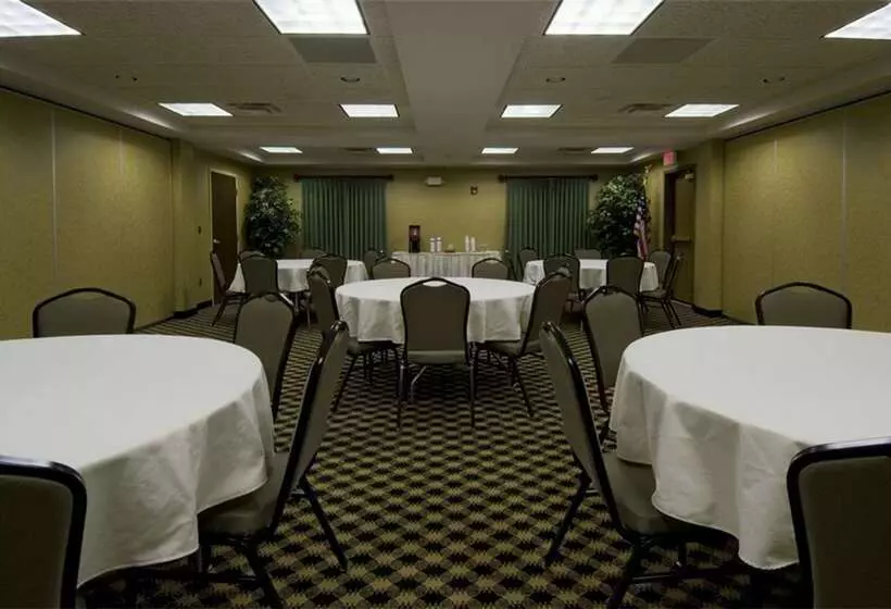 호텔 Hampton Inn Marshall