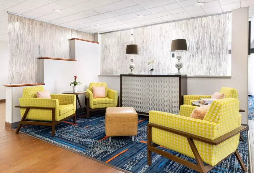 هتل Hampton Inn Naples Central