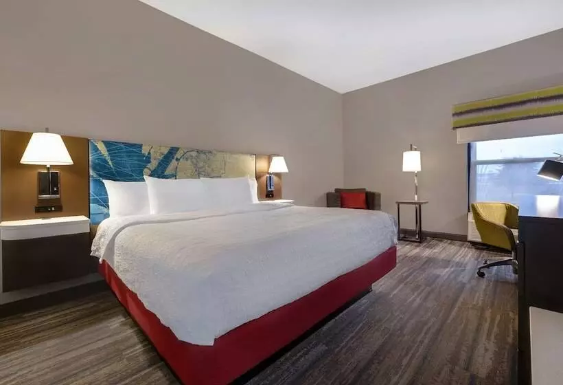 هتل Hampton Inn Natchitoches