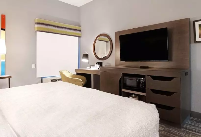 هتل Hampton Inn Natchitoches