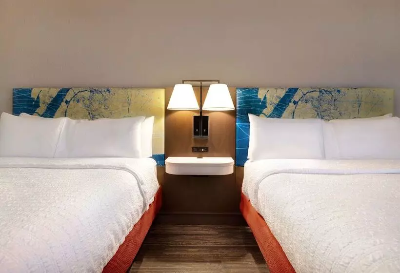 هتل Hampton Inn Natchitoches