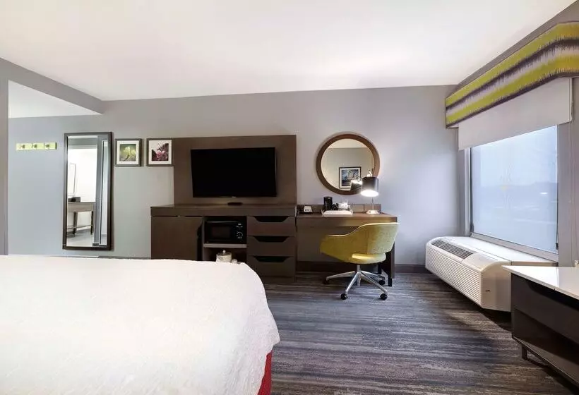 هتل Hampton Inn Natchitoches