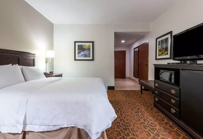 Отель Hampton Inn Parkersburgmineral Wells