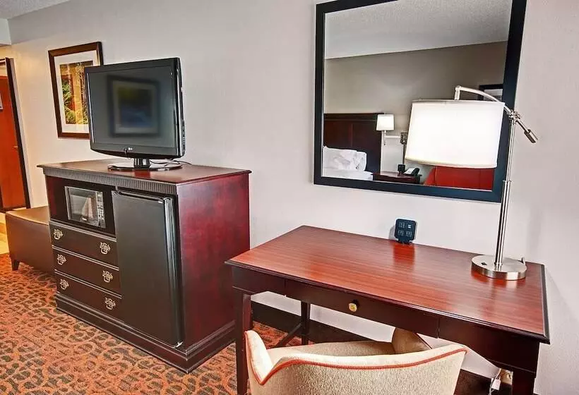 Отель Hampton Inn Parkersburgmineral Wells