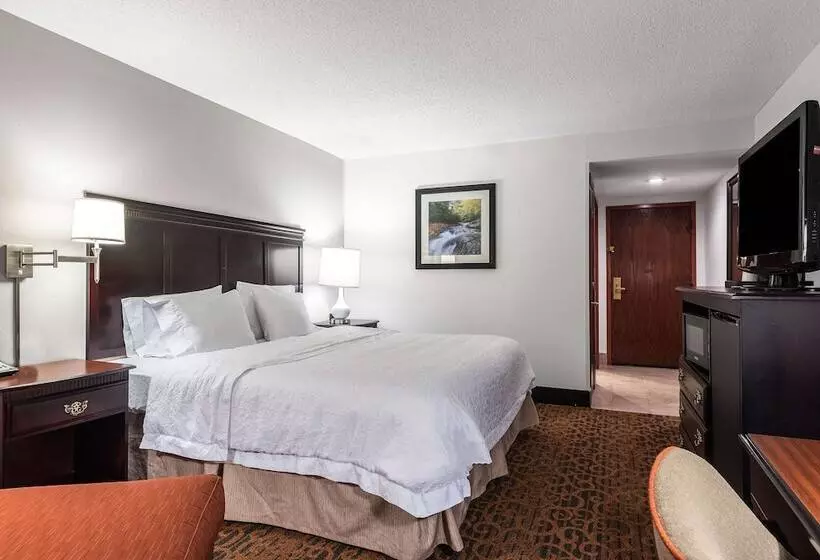 Отель Hampton Inn Parkersburgmineral Wells