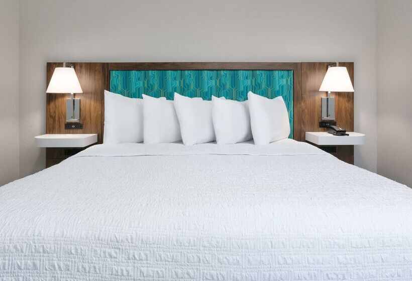 בית מלון כפרי Hampton Inn Santa Cruz