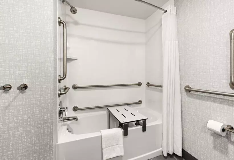 בית מלון כפרי Hampton Inn Seekonk