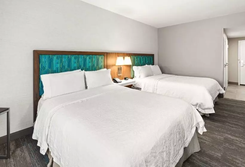 בית מלון כפרי Hampton Inn Seekonk