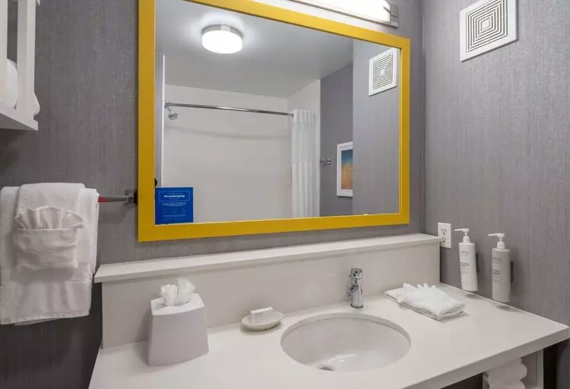 Отель Hampton Inn & Suites Agoura Hills