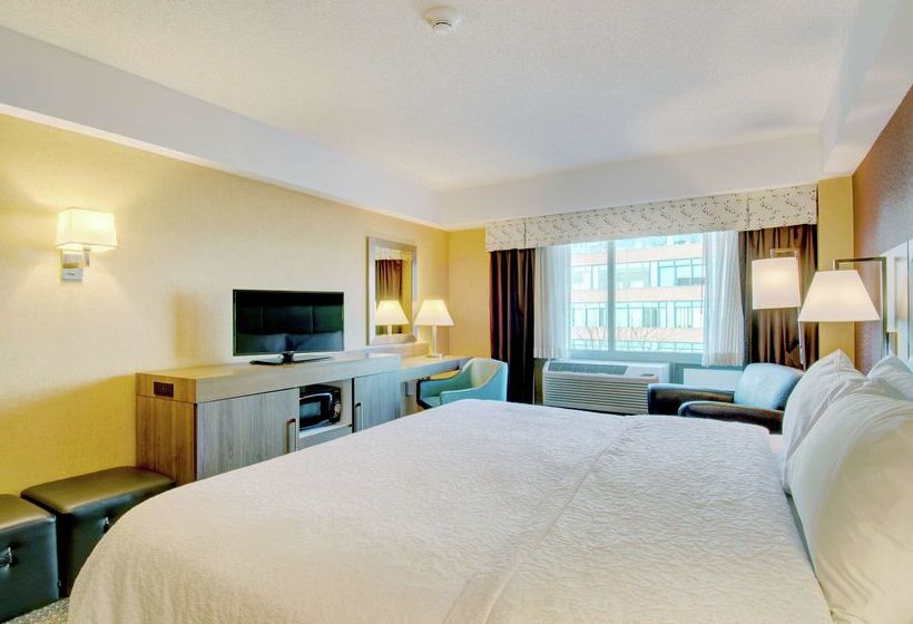 هتل Hampton Inn & Suites Boston Crosstown Center