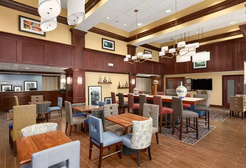 호텔 Hampton Inn & Suites Clevelandbeachwood