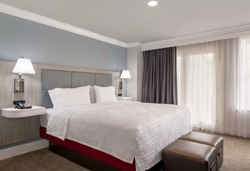 호텔 Hampton Inn & Suites Stamford