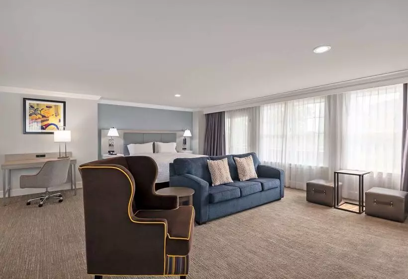 호텔 Hampton Inn & Suites Stamford