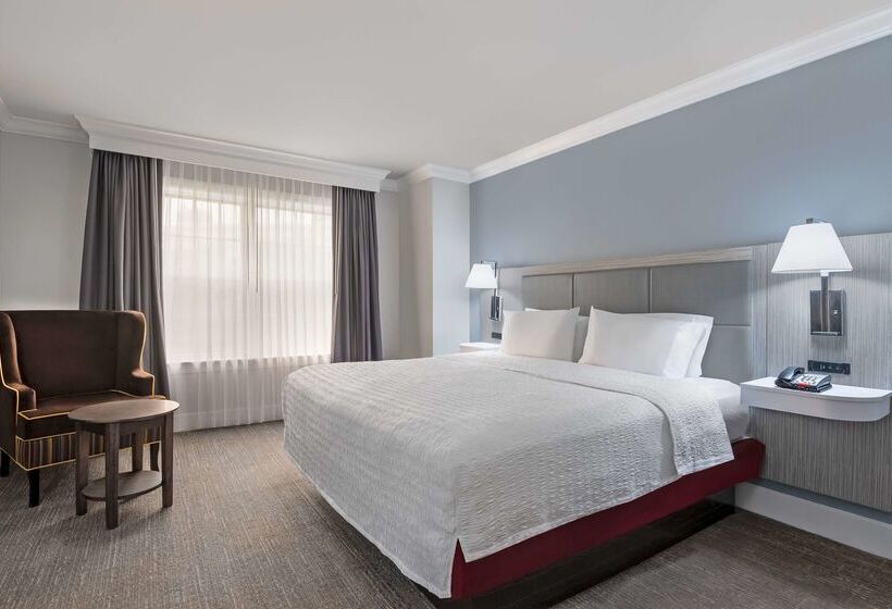 בית מלון כפרי Hampton Inn & Suites Stamford