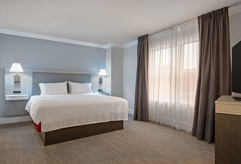 בית מלון כפרי Hampton Inn & Suites Stamford