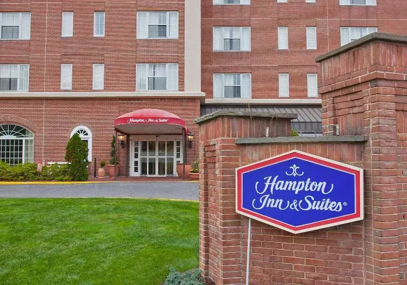 호텔 Hampton Inn & Suites Stamford