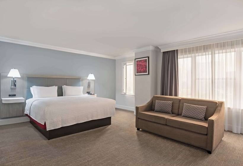 בית מלון כפרי Hampton Inn & Suites Stamford