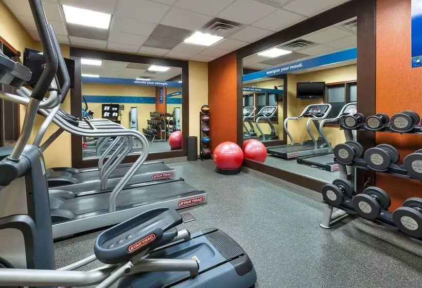 Отель Hampton Inn Waterbury