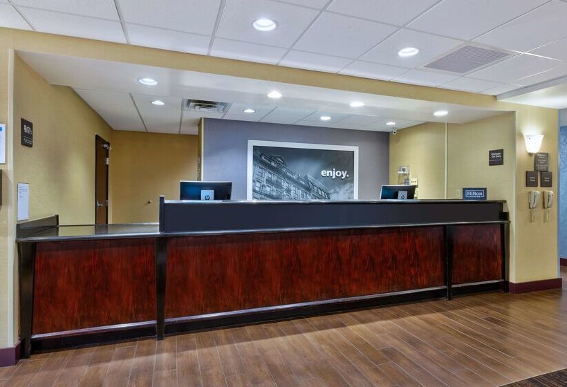 فندق Hampton Inn Waterbury