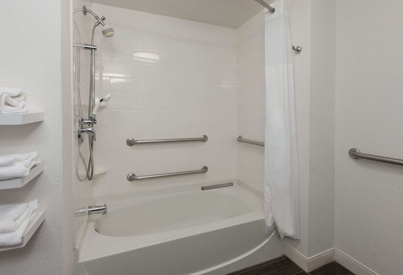 فندق Hampton Inn Waterbury