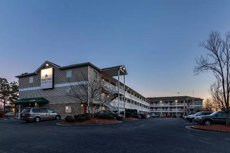 호텔 Hometowne Studios By Red Roof Covington, Ga