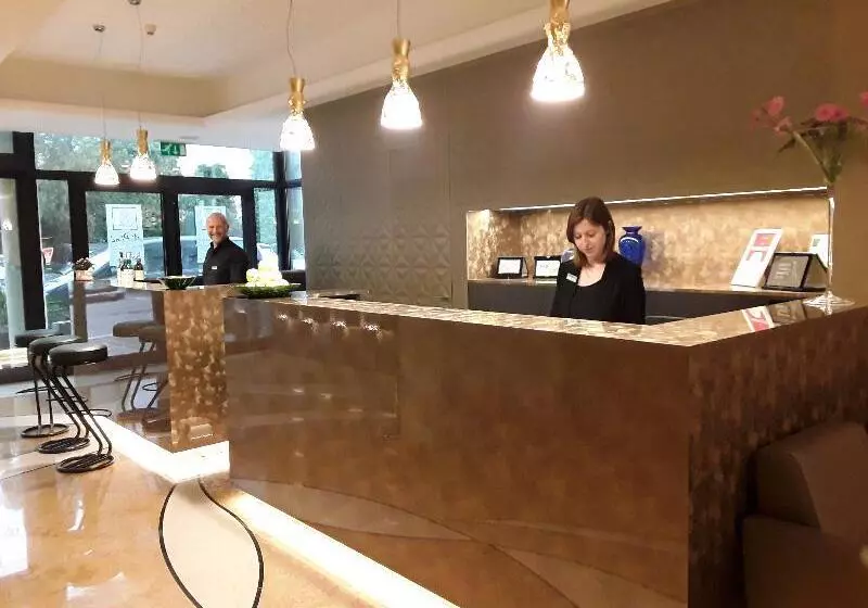 Park Hotel Ai Pini & Restaurant Ai Pini