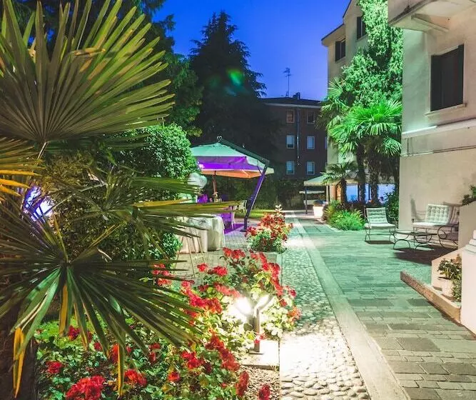 Park Hotel Ai Pini & Restaurant Ai Pini