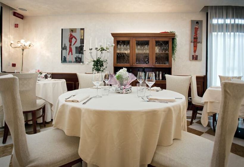 Park Hotel Ai Pini & Restaurant Ai Pini