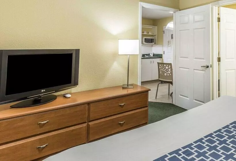 هتل Suburban Studios Fort Myers Cape Coral