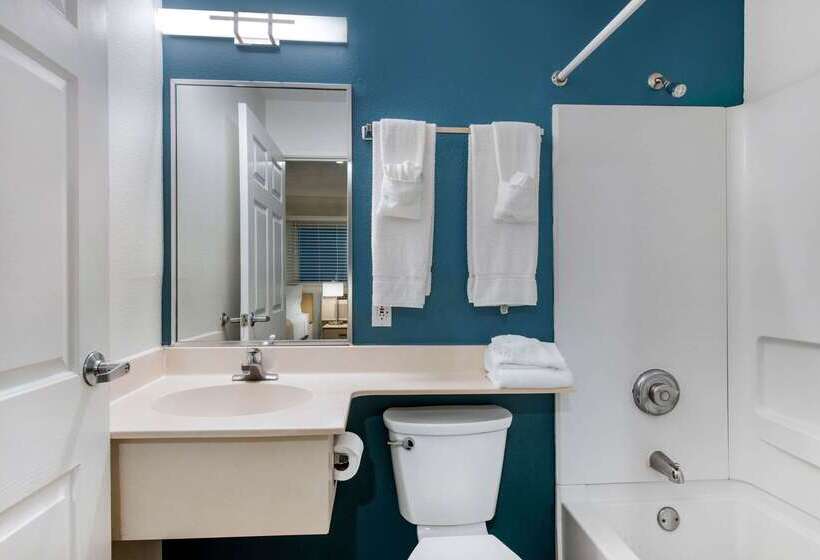 ホテル Suburban Studios Lakeland North I4